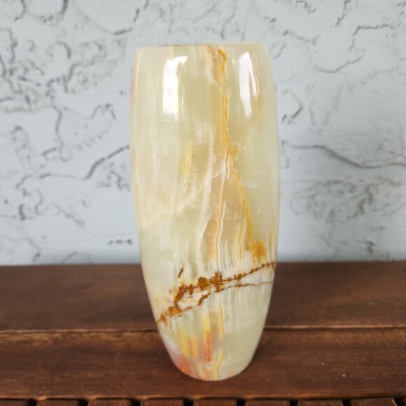 Elegant Natural Onyx Stone Vase 7.3” Polished Multicolor Cream & Amber Veins - Picture 1 of 7
